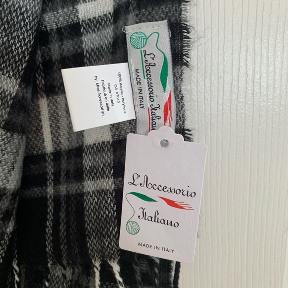 Italian made Scarf - Picture 3 of 6
